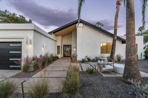 Terrace/patio - The MYAH by Porter | NEWLY REMODELED! Enjoy the Pool, Firepit & Luxury! (Scottsdale)