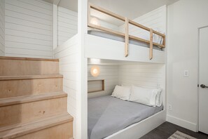 5 bedrooms, iron/ironing board, travel cot, free WiFi
