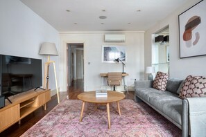 Télévision, chaîne hi-fi