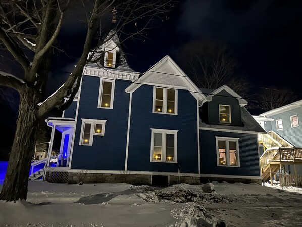 Exterior - Newly restored Victorian style home built by the Glarum family in 1895. (Elberta)