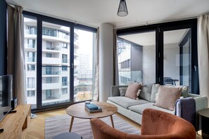 Télévision, chaîne hi-fi