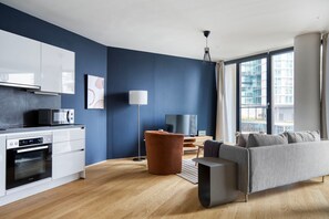 Fernseher, Stereoanlage