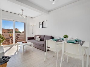 Dining - Sol Montemar 57 - Terrace, Swimming Pool, Parking, 200m from the beach (Torremolinos)