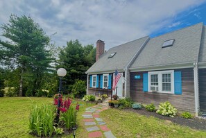 Exterior - Serene Waterfront Cottage, Private Dock, Walk to Beach, Golf, Ferry, Cafe & Shop (Barnstable)