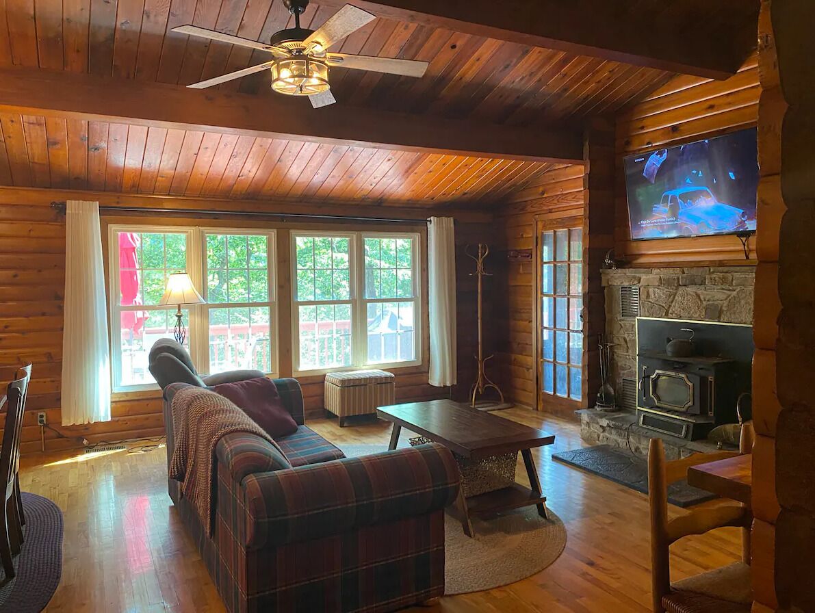 تلفزيون ذكي، مشغل دي في دي، كُتُب