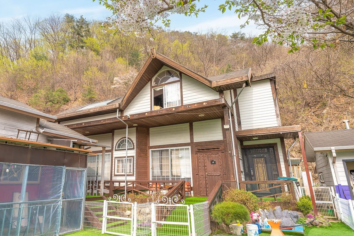 Basic Room, 3 Bedrooms (JJ dokchae (BBQ&PET)) | 1 bedroom, free WiFi