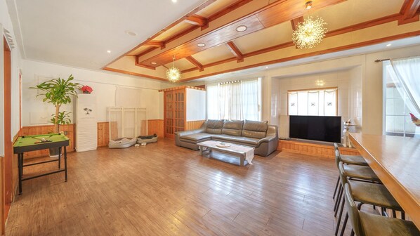 Camera Basic, 3 camere da letto (JJ dokchae Stay(Camping Zone/BBQ)) | 1 camera, Wi-Fi gratuito