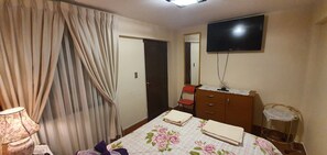 3 bedrooms, iron/ironing board, free WiFi, bed sheets - Departamento Independiente , en el Centro Histórico de la Ciudad (Sucre)