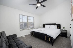 4 makuuhuonetta, silitysrauta/-lauta, Wi-Fi