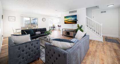 25% OFF: Spacious 4 bedroom-Pet Friendly-Fenced
