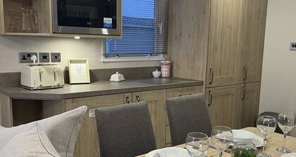 3 BR - Luxury Family Home Near The Beach