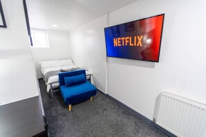 Iron/ironing board, WiFi, bed sheets - Captivating 1-Bed Studio in Birmingham (Birmingham)