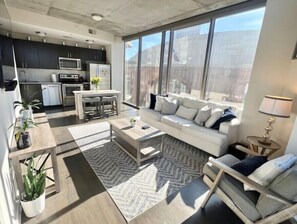 Living area - 2BR Uptown Gem Walk to Arena
 (Dallas)