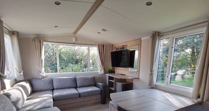 8Berth- SmartTV- CloseToBeach- FamilyFriendly