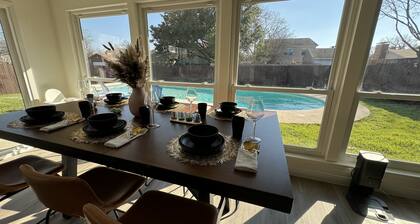 Perfect Vacation With Big Pool in Richardson