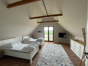 Unclassified image, 4 of 23, button