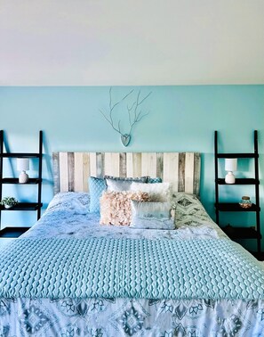 3 habitaciones, escritorio, tabla de planchar con plancha y wifi gratis