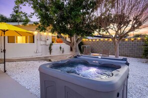 Bain à remous extérieur