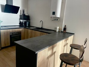 Fridge, microwave, oven, coffee/tea maker