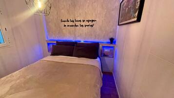 1 habitación, acceso a internet y ropa de cama