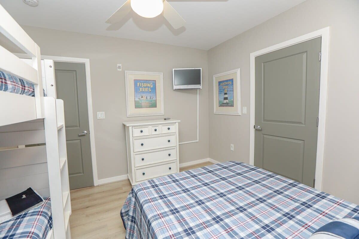 4 bedrooms, iron/ironing board, travel cot, WiFi