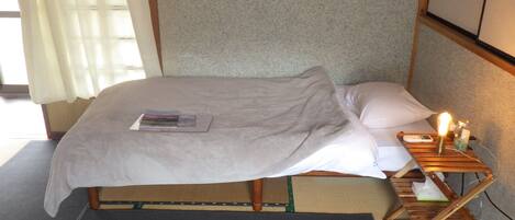 Basic Room, 2 Twin Beds, Mountain View, Mezzanine | Free WiFi, bed sheets