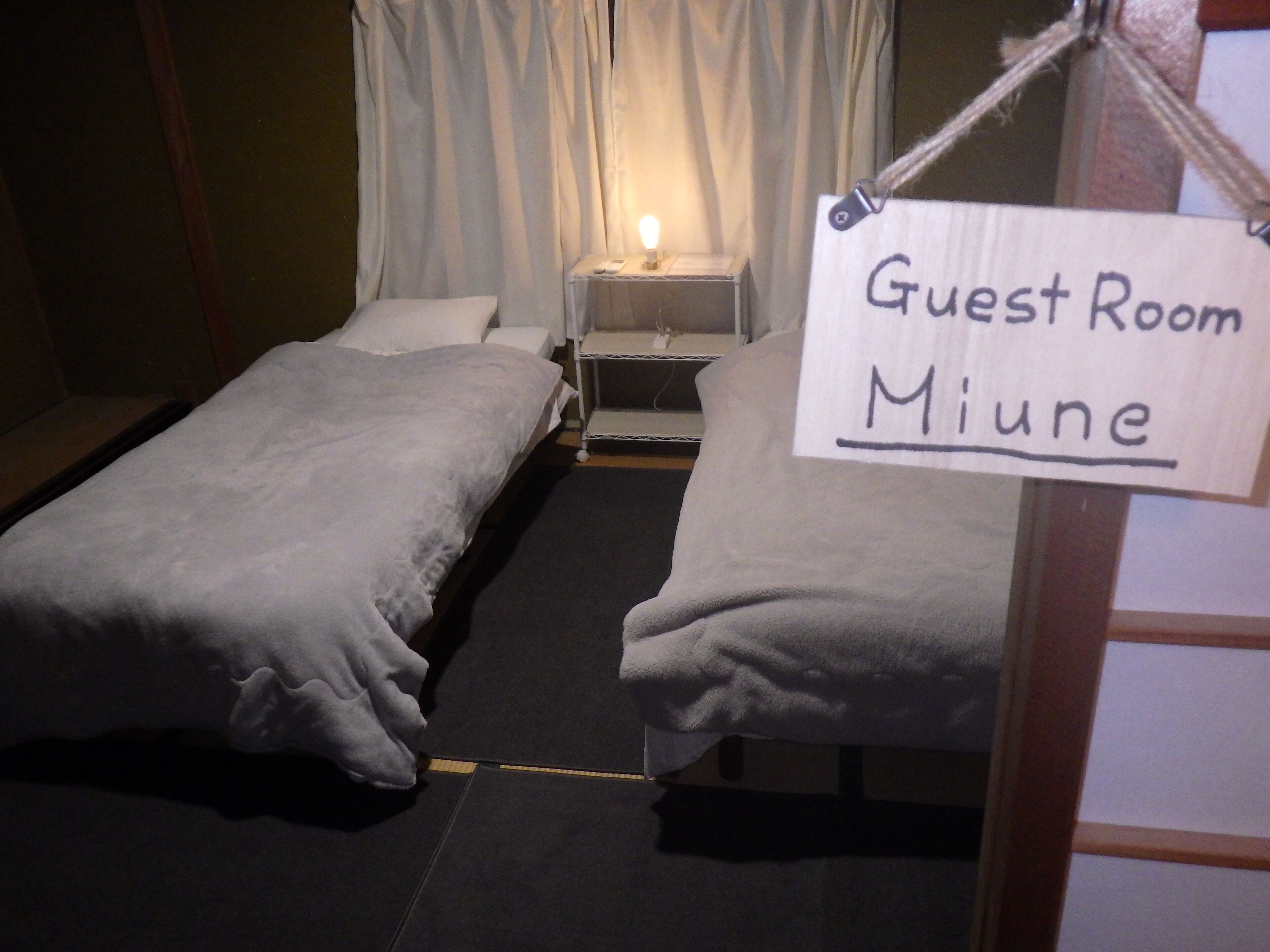 Basic Room, 2 Twin Beds, Mountain View, Ground Floor | Free WiFi, bed sheets