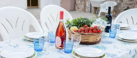 屋外ダイニングエリア