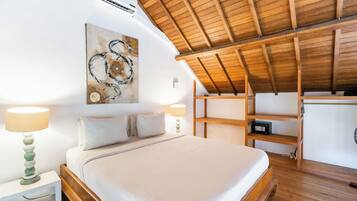 1 bedroom, desk, blackout curtains, free WiFi