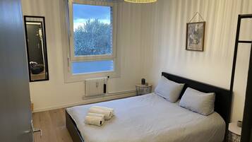 1 chambre, fer et planche Ă repasser, Wi-Fi, draps fournis