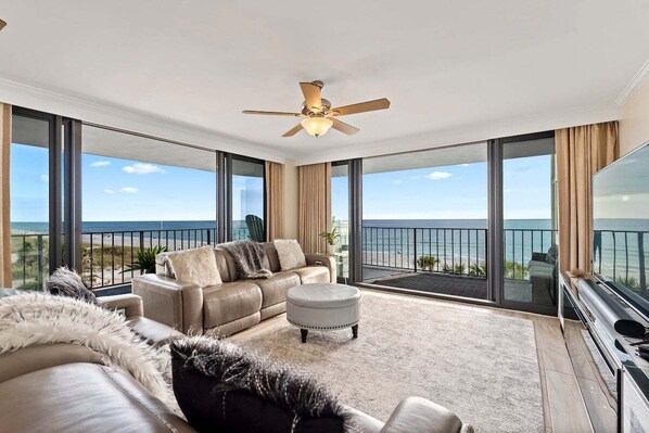 Televisión, chimenea, oficina