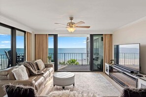 Fernseher, Kamin, Arbeitsbereiche