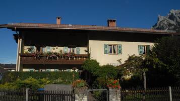 Esterni