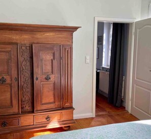 1 slaapkamer, een bureau, gratis wifi, beddengoed