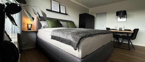 2 bedrooms, desk, free WiFi, bed sheets