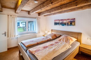 2 chambres, fer et planche à repasser, Wi-Fi gratuit, draps fournis