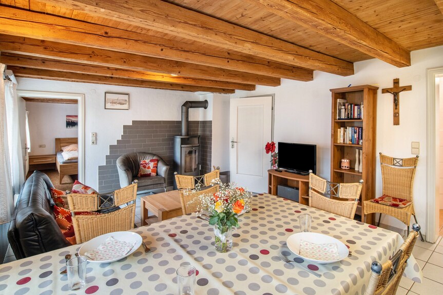 Apartment 'Ferienhaus Felicia Eg' With Private Garden And Wi-fi - Friedrichshafen