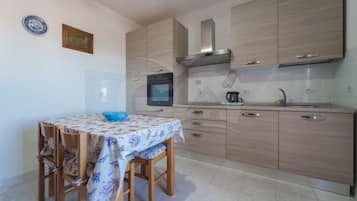 Fridge, oven