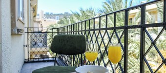 The Printhouse-Boutique Apt by SeaNRent 