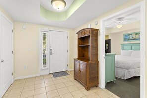 2 bedrooms, iron/ironing board, free WiFi