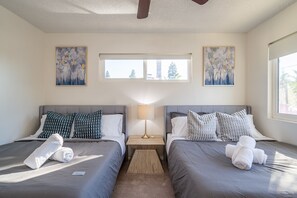 5 Schlafzimmer, Bügeleisen/Bügelbrett, WLAN, Bettwäsche