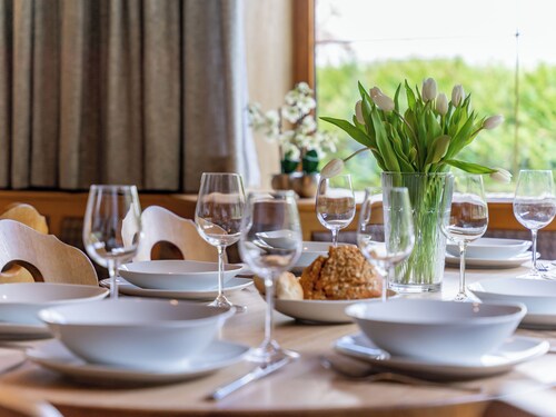 Freistehendes Chalet mit Wellness und Garten