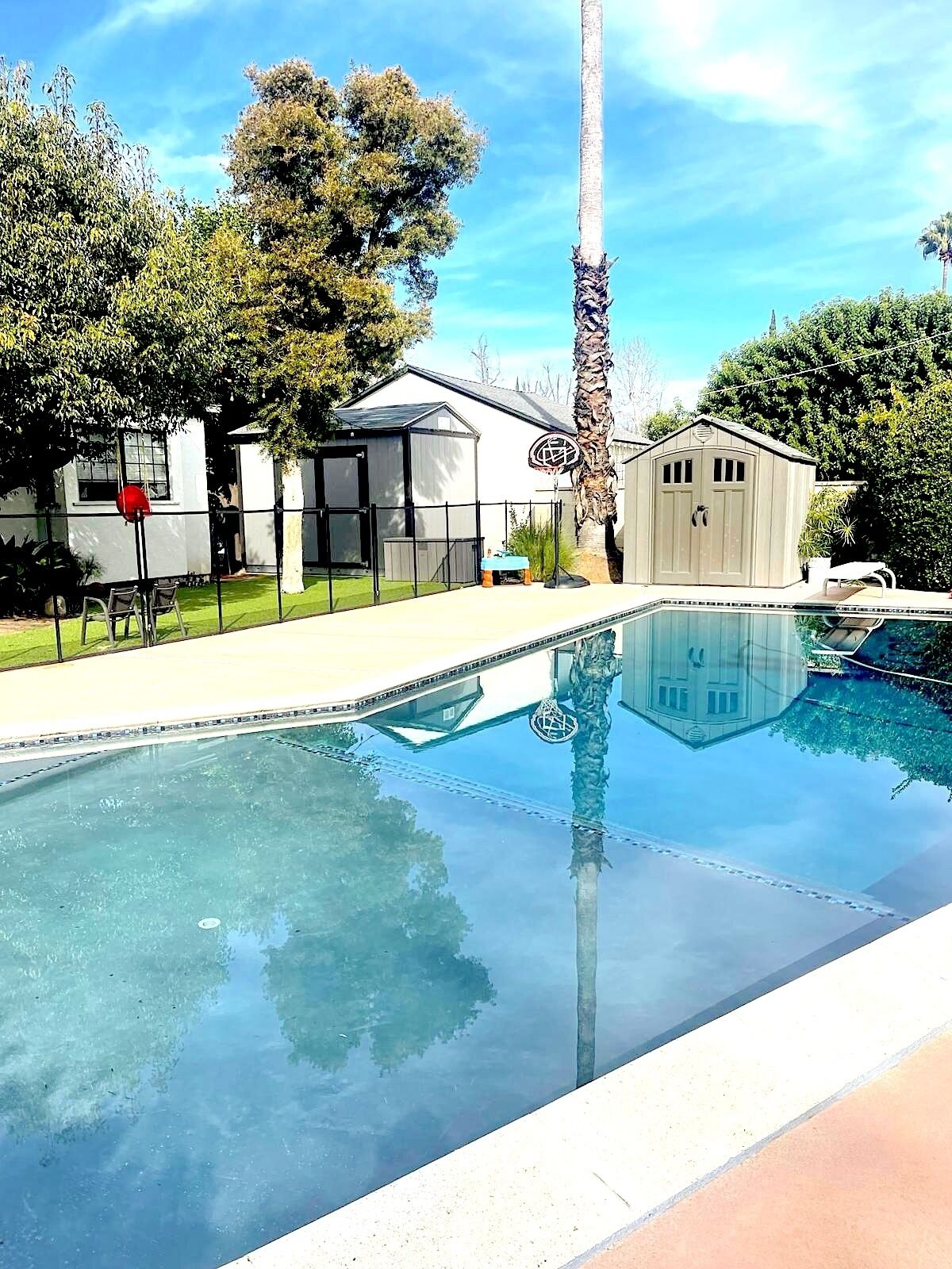 Modern Gorgeous King Suit House W/ Pool & Yard!