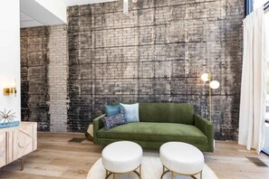 Téléviseur, bureau