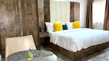 Classic Double Room | Egyptian cotton sheets, premium bedding, desk, laptop workspace