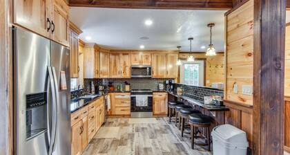 Houtzdale Home w/ Shuffleboard & Pickleball!