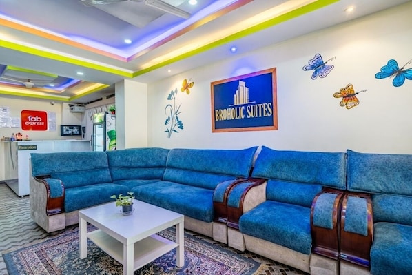 Living area - iROOMZ KSR Luxury Rooms (Hyderabad)