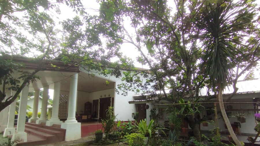 OYO 93618 Homestay Bonjeruk Near Restoran Pawon 21 Bonjeruk