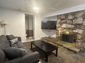 Smart TV - Cute house that is centrally located! (Salt Lake City)