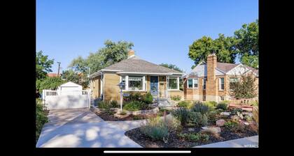 Cute house that is centrally located!